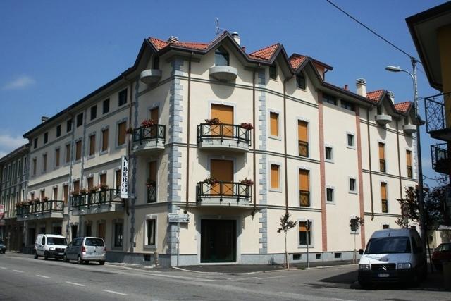 Locanda Sant'Ambrogio Cislago エクステリア 写真